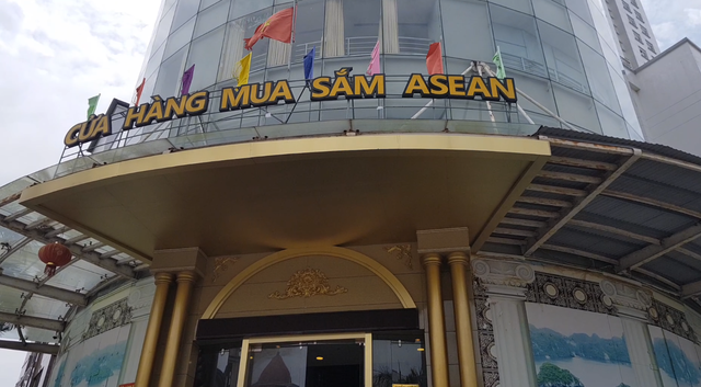 Trung tâm mua sắm Asean Quảng Ninh: Đồng hồ hàng hiệu rởm giá 400 triệu-1
