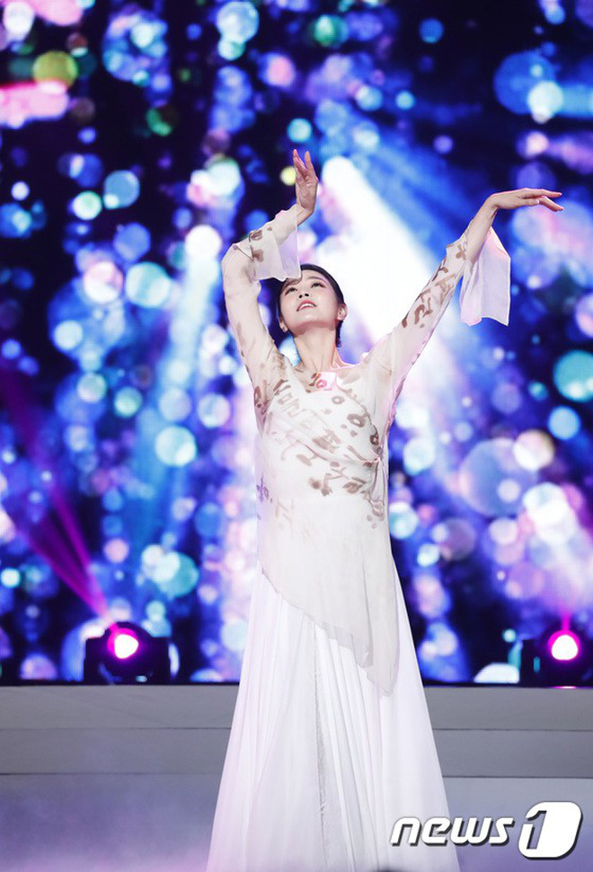 Chung kết Hoa hậu Hàn Quốc 2019 gây bão: Tân Hoa hậu xinh đến mức dìm cựu Hoa hậu, dàn Á hậu đằng sau bị chê mặt nhựa-19