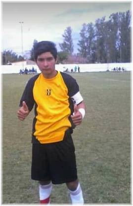 Bi kịch: Cản phá thành công quả penalty, thủ thành trẻ đột tử trong lúc đang ăn mừng-1