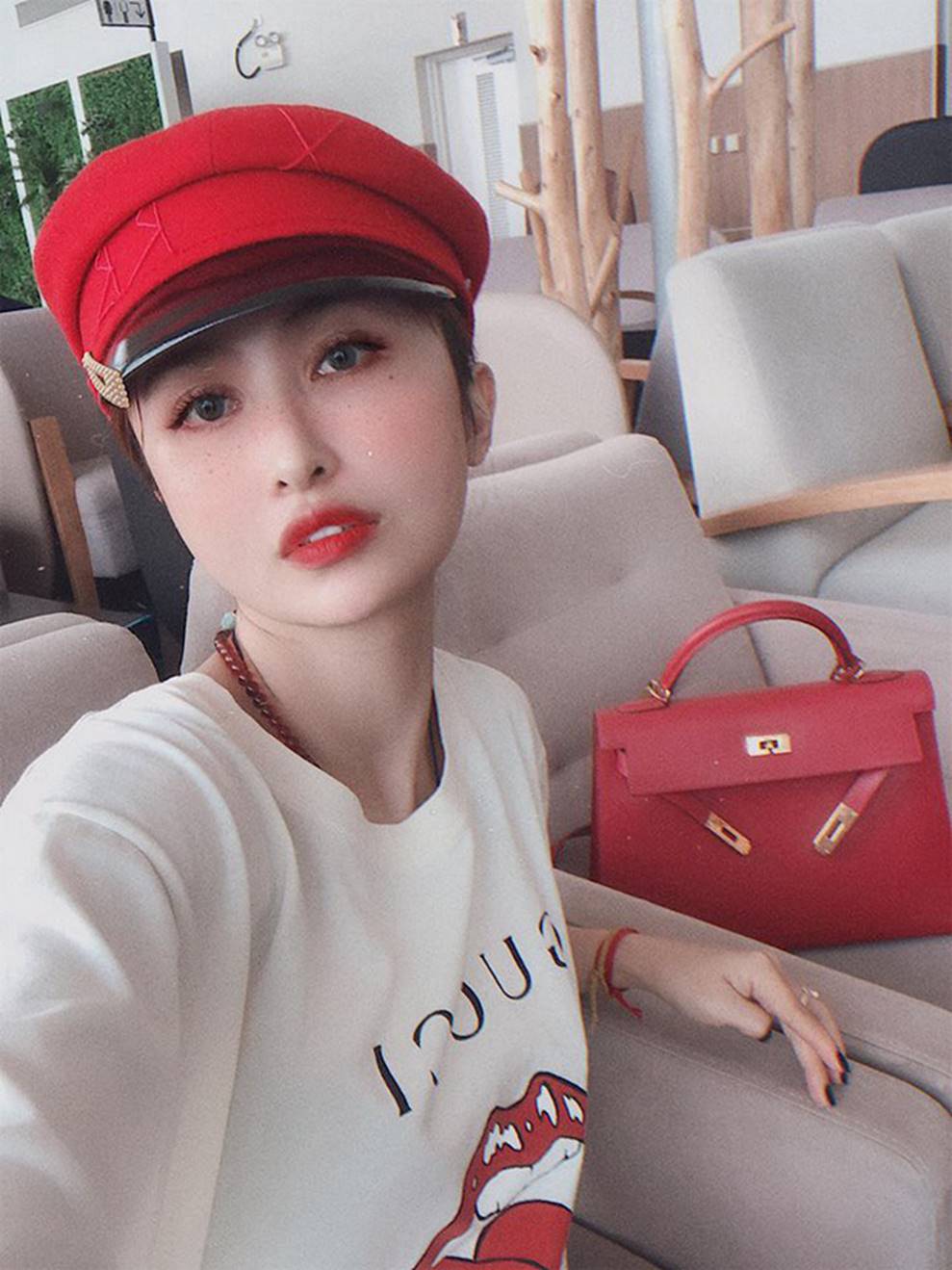 Nhan sắc ngày càng trẻ đẹp của vợ đại gia Minh Nhựa: Body nuột nà không hề thua chị kém em-9