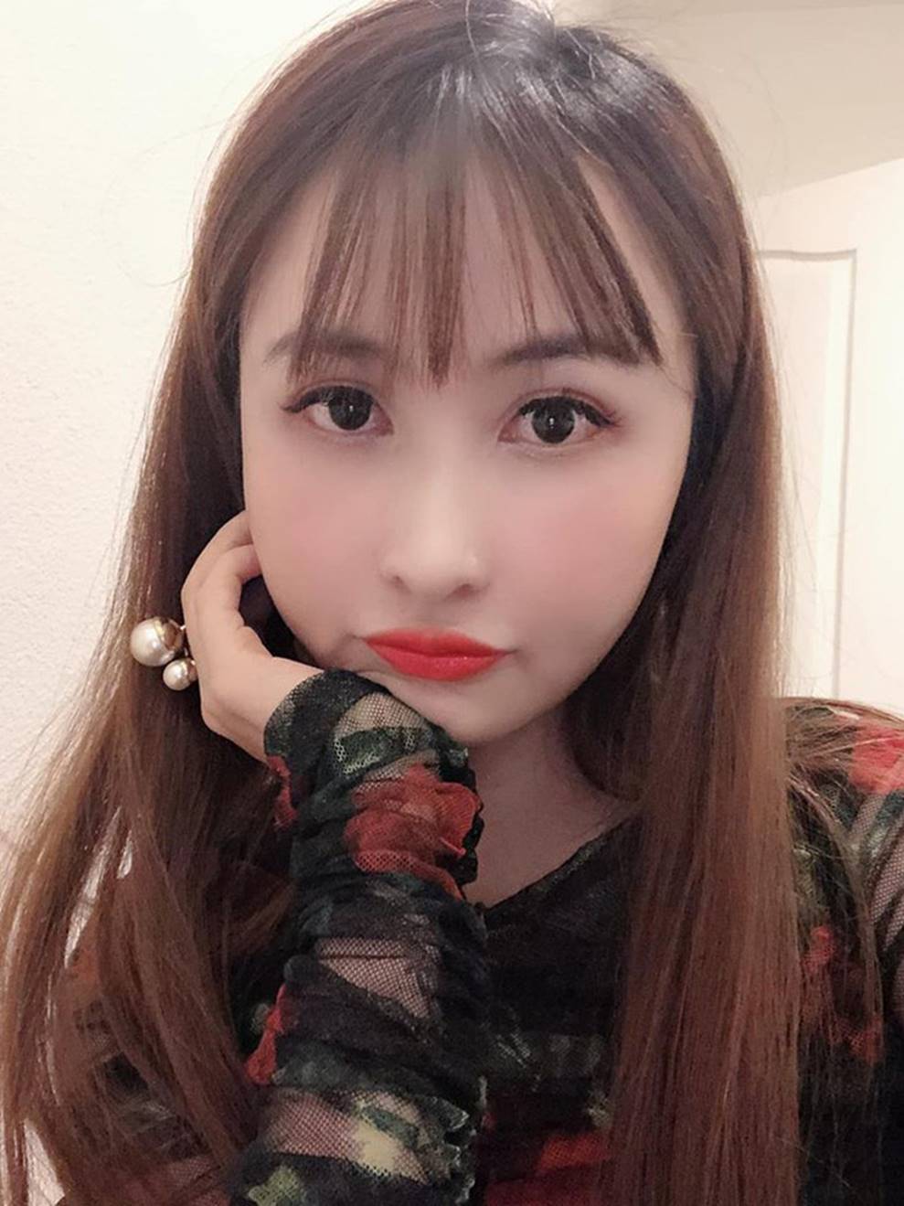 Nhan sắc ngày càng trẻ đẹp của vợ đại gia Minh Nhựa: Body nuột nà không hề thua chị kém em-10