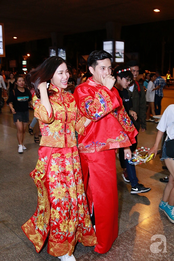 Hot: Đông Nhi và Ông Cao Thắng bất ngờ được tổ chức đám cưới ngay tại sân bay sau khi trở về từ Mỹ-7