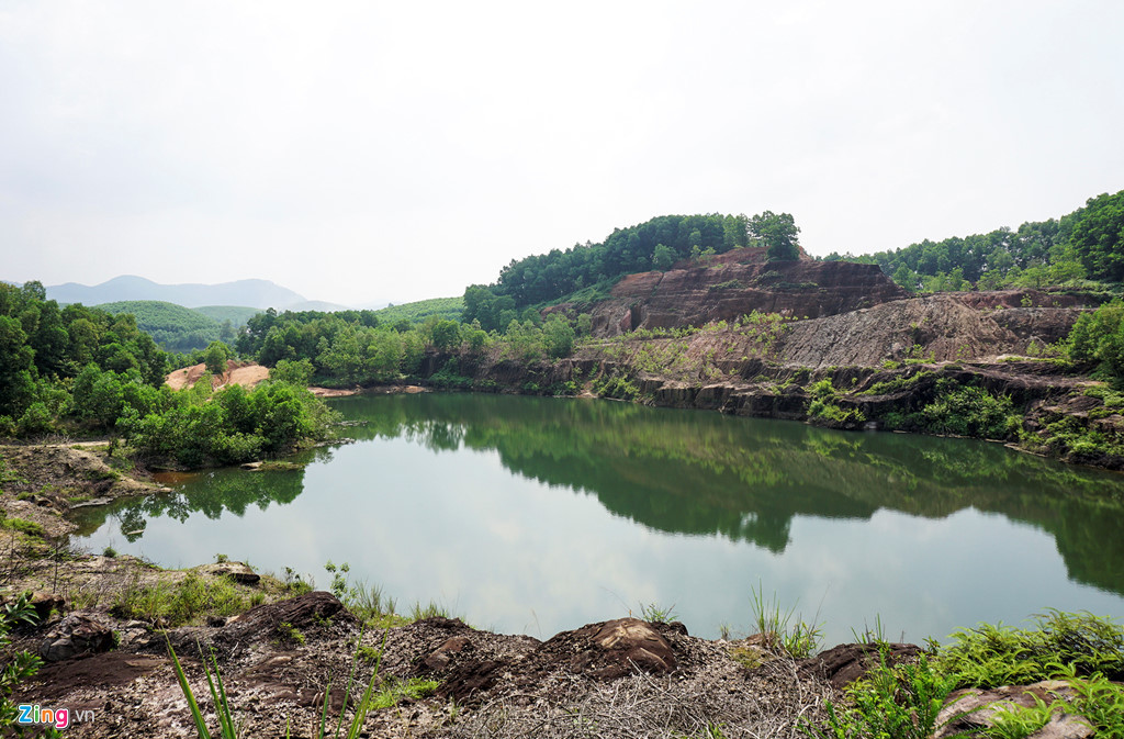 Đi rừng nhặt được viên đá quý 5 tỷ, vạn người đào núi tìm vận may-6