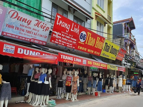Đột kích Ninh Hiệp, lộ kho hàng hiệu Louis Vuitton, Gucci... 20 ngàn-3