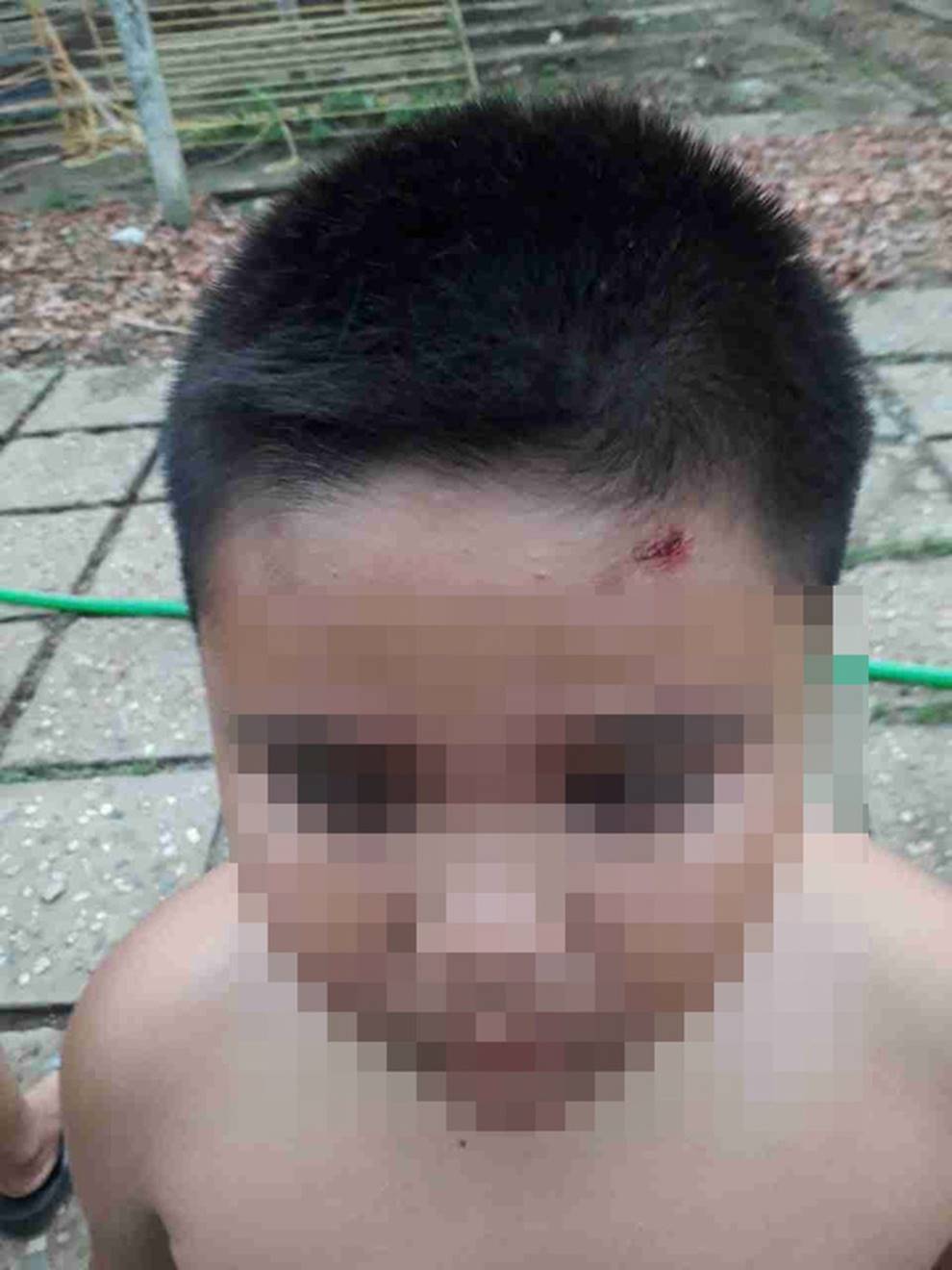 Khởi tố hình sự vụ nhóm giang hồ nổ súng truy sát cả gia đình ở Sài Gòn, bố mẹ và con nhỏ bị bắn thương tích nhiều chỗ-1