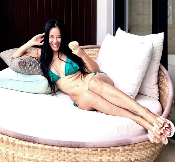 Diva Hồng Nhung diện bikini hai mảnh, khoe cơ bụng hoàn hảo ở độ tuổi U50-5
