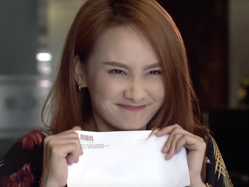 Lộ ảnh kết phim gia đình Thư - Vũ hạnh phúc bên nhau nhưng dân mạng lại chỉ chú ý bé Bon vì chi tiết này-5