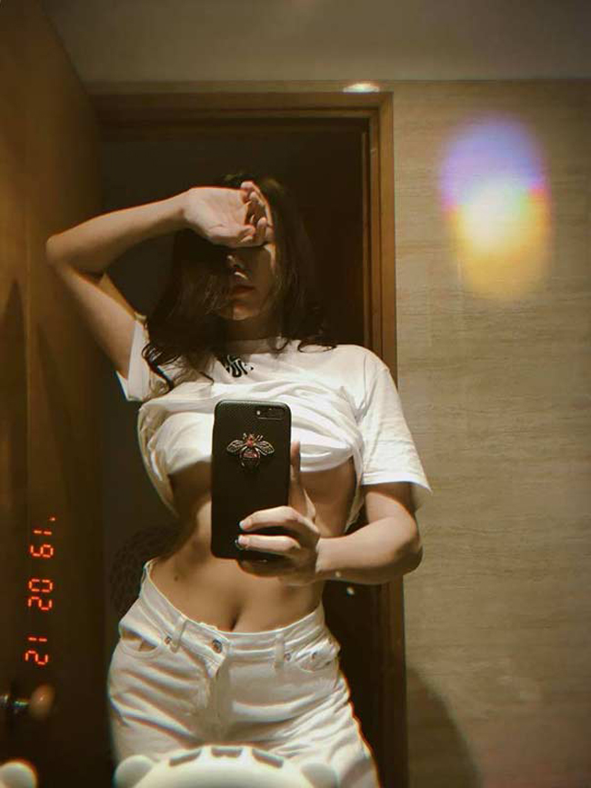 Á hậu Tú Anh, mỹ nữ Vũng Tàu đi xe 70 tỷ... sinh con càng đẹp mướt mắt như trái chín-16