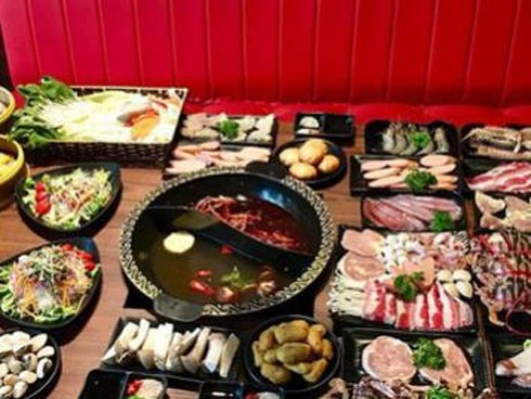 Không hài lòng với suất buffet giá 279k, chị gái phản hồi với chủ nhà hàng nào ngờ bị mắng cho 