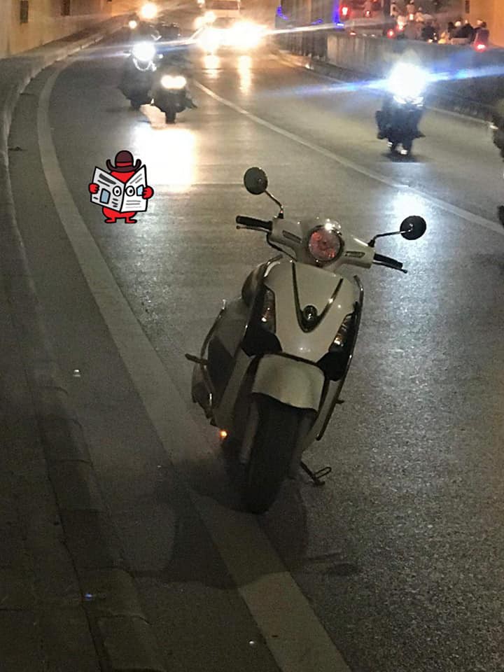 Hà Nội: Đang di chuyển, xe máy bất ngờ bốc cháy dữ dội tại hầm Kim Liên-1