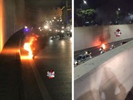 Hà Nội: Đang di chuyển, xe máy bất ngờ bốc cháy dữ dội tại hầm Kim Liên