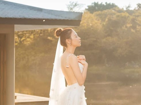 Đàm Thu Trang biểu hiện 