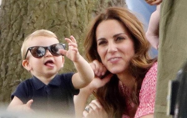 Không phải William hay Harry, đây mới là vị Hoàng tử đang gây bão nước Anh-3