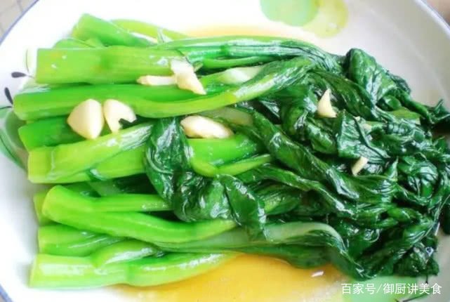 Nhớ 3 mẹo này, rau xào lúc nào cũng giòn ngon xanh mướt, mẹ chồng cũng phải khen dâu đảm-1