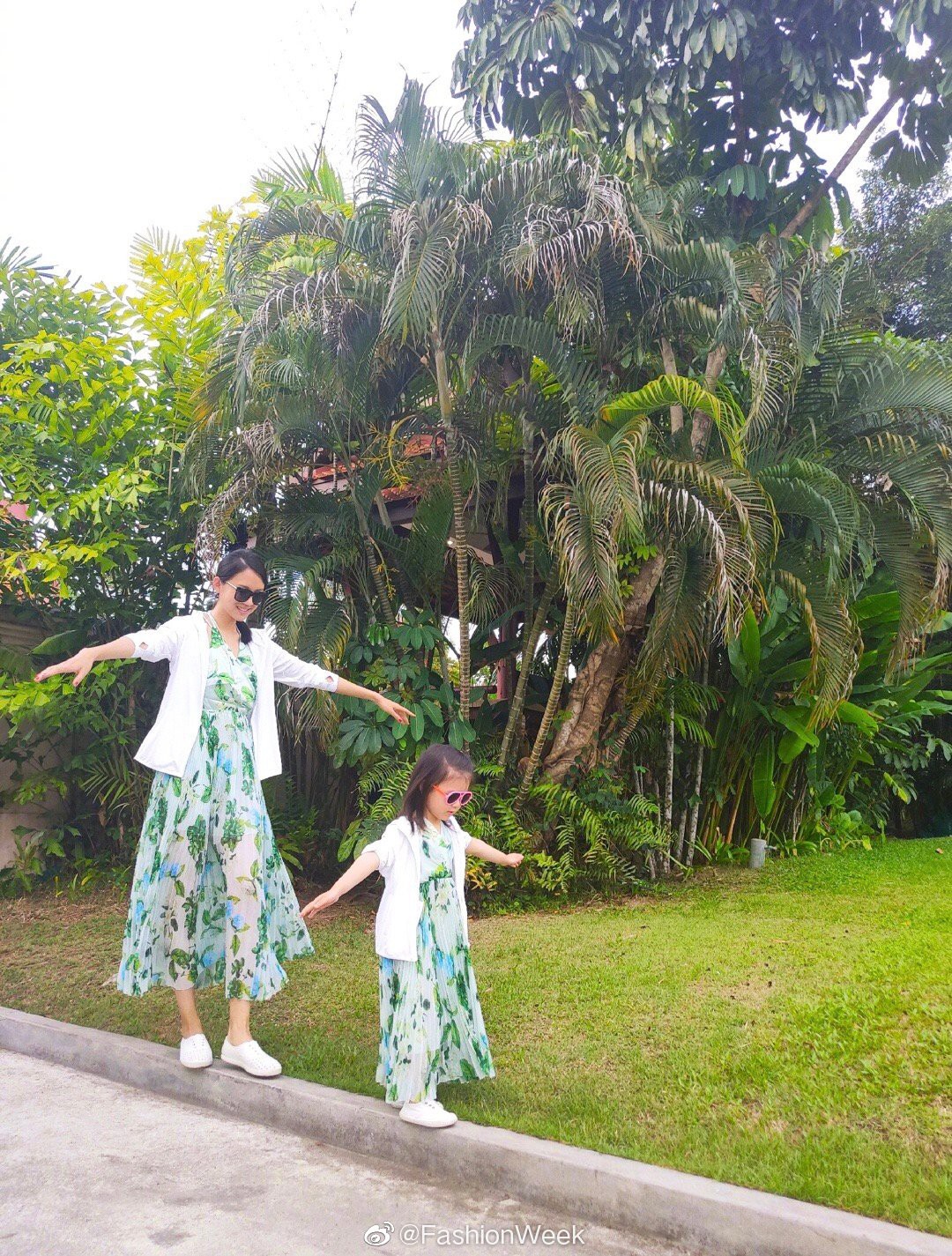 Cô con gái 3 tuổi của Hoa hậu Thế giới Trương Tử Lâm gây sốt: Chân dài miên man, tương lai nối nghiệp Hoa hậu của mẹ-4