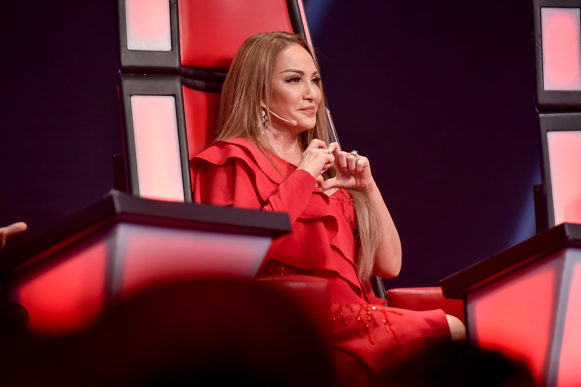 The Voice: Thấy gái đẹp quấn trăn nhảy múa tưng bừng, Tuấn Hưng phản ứng bất ngờ khiến ai cũng bật cười-3