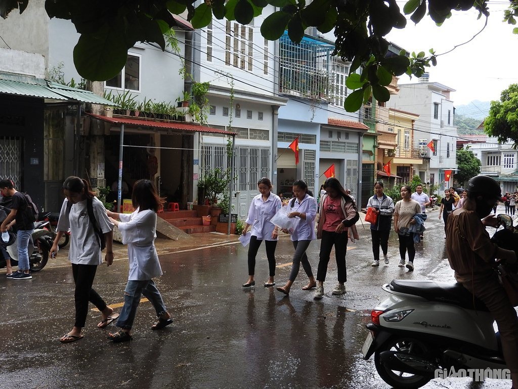 Tỷ lệ đỗ tốt nghiệp THPT Quốc gia ở Sơn La giảm 25,32% so với năm 2018-1
