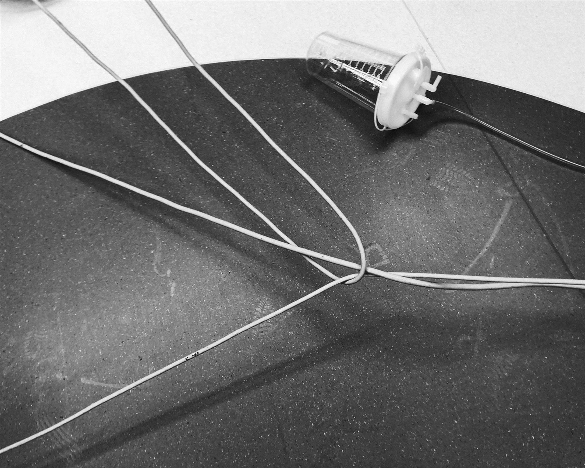 Nhật ký qua ảnh đầy xúc cảm của nữ y tá bị cưỡng hiếp và phải tự mình tìm lấy ánh sáng giữa hố sâu tăm tối-14