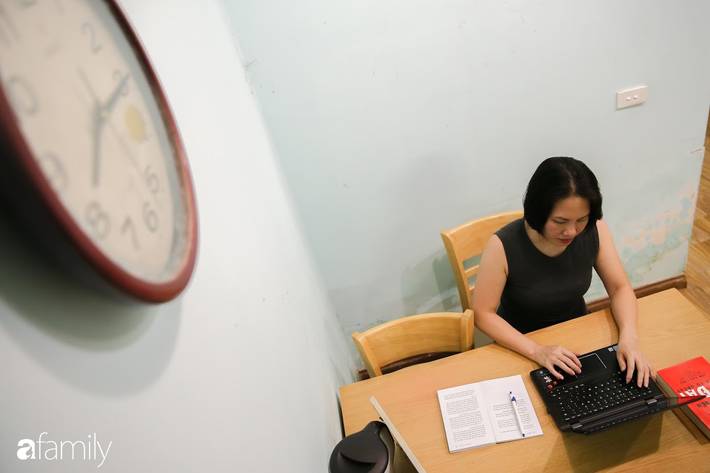 Bí quyết chi tiêu của mẹ đơn thân Hà Nội, thu nhập hơn chục triệu, ở nhà thuê vẫn vay tiền cho con du học vài trăm triệu/năm-2