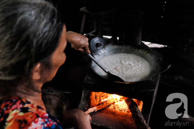 Nụ cười giòn tan của bà ngoại 12, kể chuyện mang bầu 6 tháng vẫn leo trên ngọn dừa, cất được nhà trăm triệu cho chồng-11