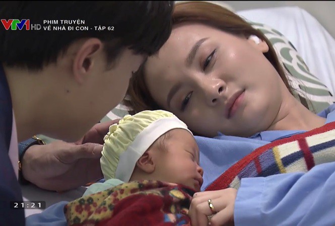 Lộ ảnh kết phim gia đình Thư - Vũ hạnh phúc bên nhau nhưng dân mạng lại chỉ chú ý bé Bon vì chi tiết này-4