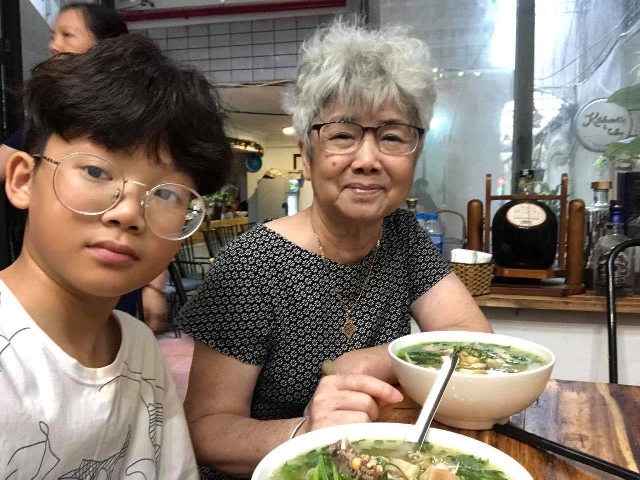 Chú lính chì Thiện Nhân đón sinh nhật sớm tuổi 13 bên bát phở cùng mẹ còi và ông bà ngoại-1