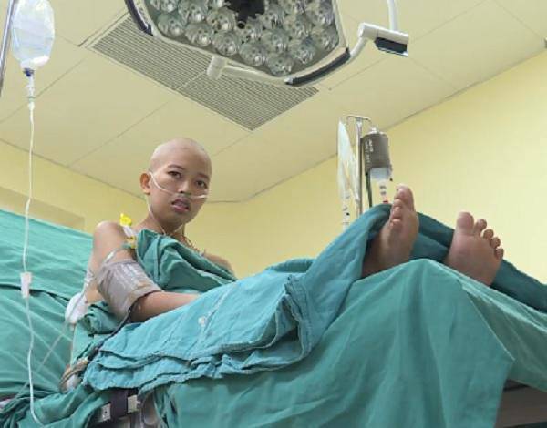 Sau bao ngày mong đợi, mẹ ung thư giai đoạn cuối hạnh phúc đón con trai Bình An xuất viện-2