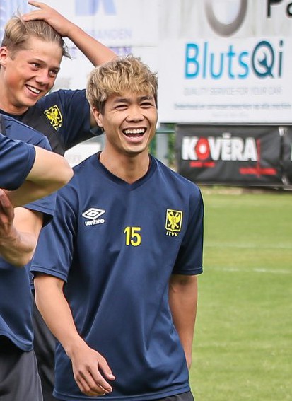 Chỉ với 1 tấm ảnh, Công Phượng đem về lượng like fanpage cho đội bóng Bỉ bằng 10 năm trước cộng lại-3