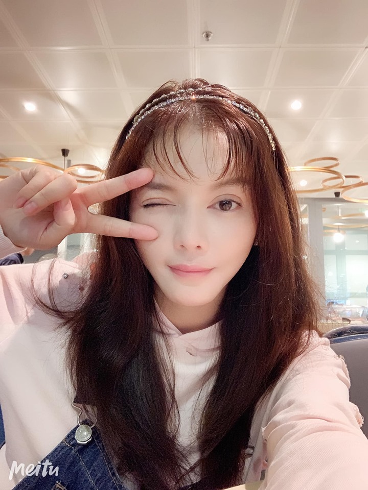 Định hack tuổi với mái mưa lưa thưa, Lý Nhã Kỳ không ngờ phá sản vì nhan sắc kém sang hơn hẳn-3