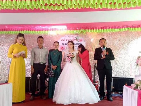 Đám cưới không chú rể ở Quảng Trị: Ai đến chung vui cũng lén lau nước mắt, thương cô dâu