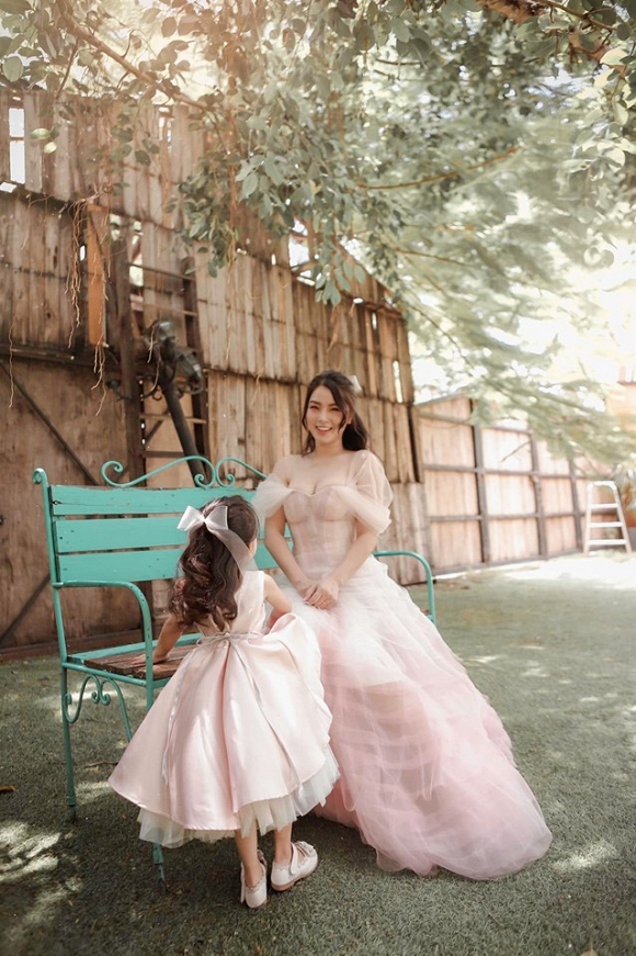 Cuồng phim công chúa từ nhỏ, Hải Băng quyết tâm chụp một bộ ảnh như trong truyện cổ tích với con gái-4