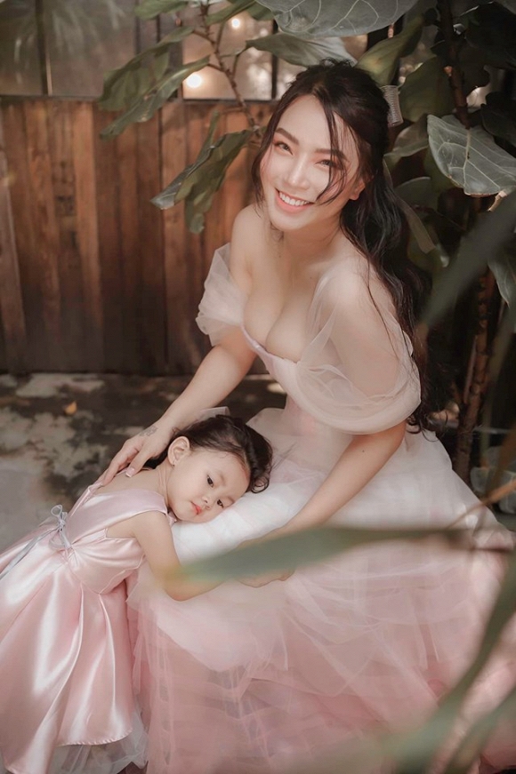 Cuồng phim công chúa từ nhỏ, Hải Băng quyết tâm chụp một bộ ảnh như trong truyện cổ tích với con gái-5