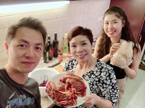 Vợ xinh của Đăng Khôi đi du lịch vẫn vào bếp làm món nhà giàu: Bất ngờ với mức giá-2