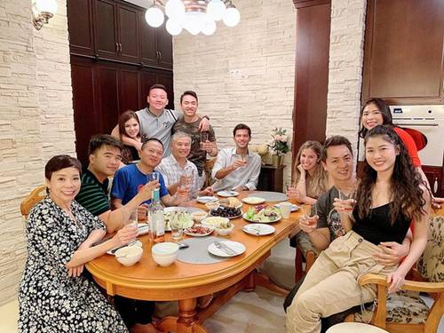 Vợ xinh của Đăng Khôi đi du lịch vẫn vào bếp làm món nhà giàu: Bất ngờ với mức giá-5