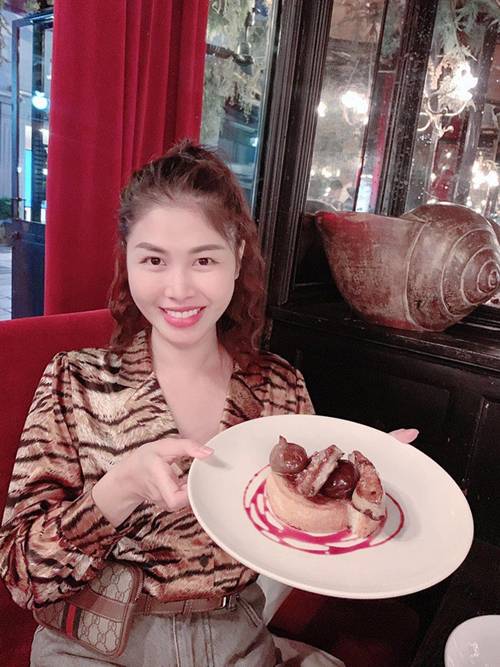 Vợ xinh của Đăng Khôi đi du lịch vẫn vào bếp làm món nhà giàu: Bất ngờ với mức giá-13