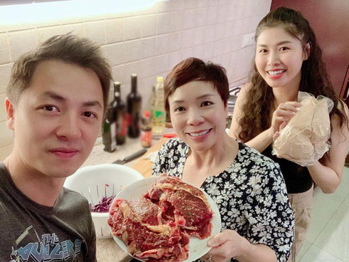 Cả vợ cả chồng nhà Đăng Khôi mải mê nấu ăn nhưng nhân vật cuối cùng cũng gây chú ý-12