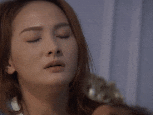 'Về nhà đi con' tập 66: Vũ hôn Nhã say đắm, Thư ôm con khóc xót xa