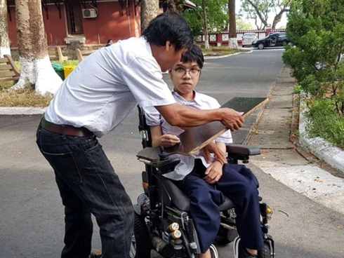 Khoe con thi Đại học được 24 điểm, bà cô nhận câu phản dame cực gắt đến mức phải vội vàng block-2