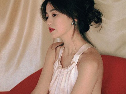 Ly hôn xong buông lơi quá, Song Hye Kyo ngày càng khác xưa lắm rồi?