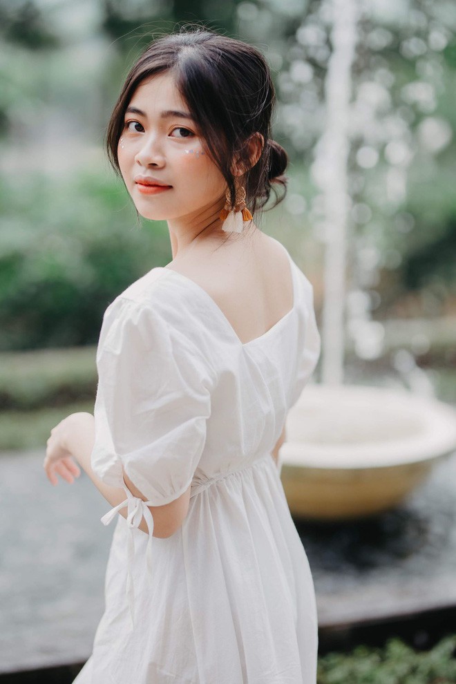 Loạt gái xinh thủ khoa Đại học 2019: Người điểm thi cao nhất nước, người nhiều môn đạt gần tuyệt đối!-17