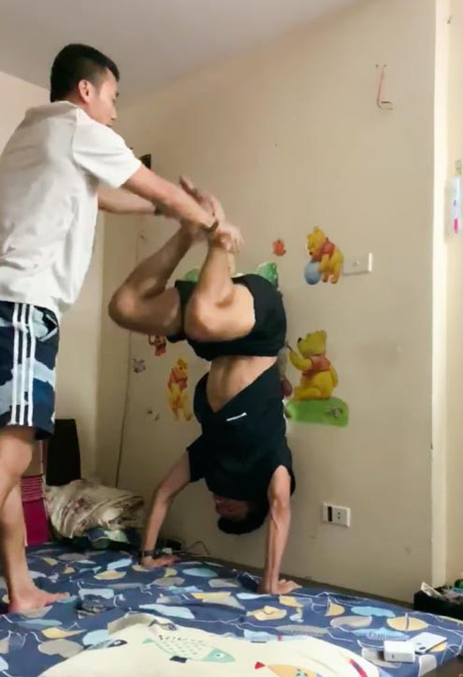 Học theo Ánh Dương Về nhà đi con, Đoàn Văn Hậu trồng chuối cực hài hước-1