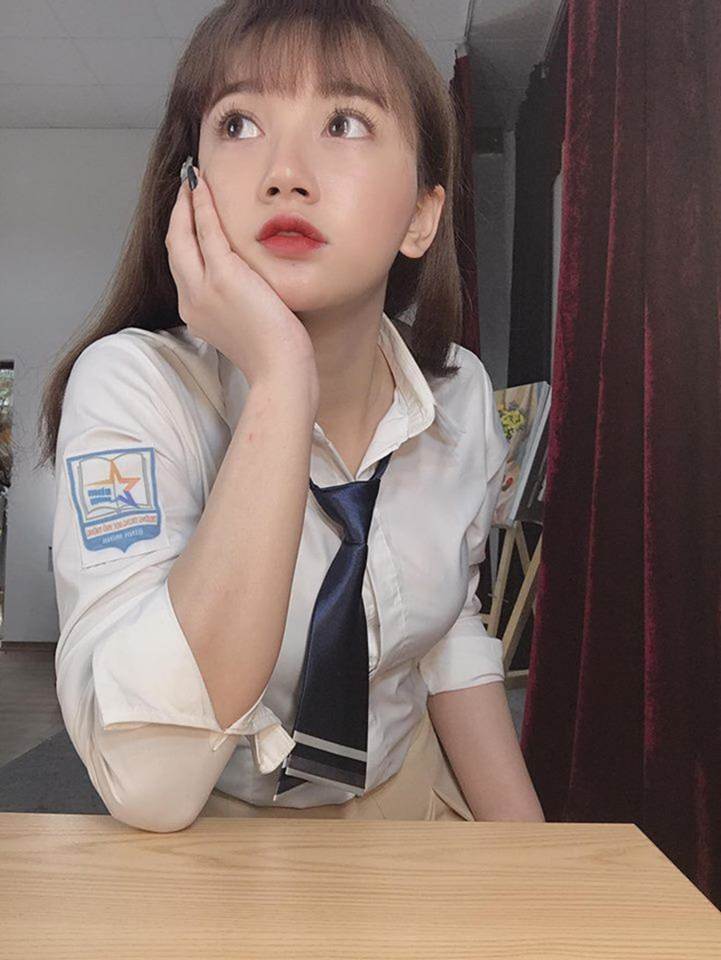 Nữ sinh Sân khấu Điện ảnh được chú ý sau bức ảnh selfie tập quân sự-4