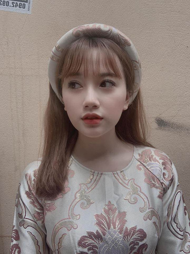 Nữ sinh Sân khấu Điện ảnh được chú ý sau bức ảnh selfie tập quân sự-5