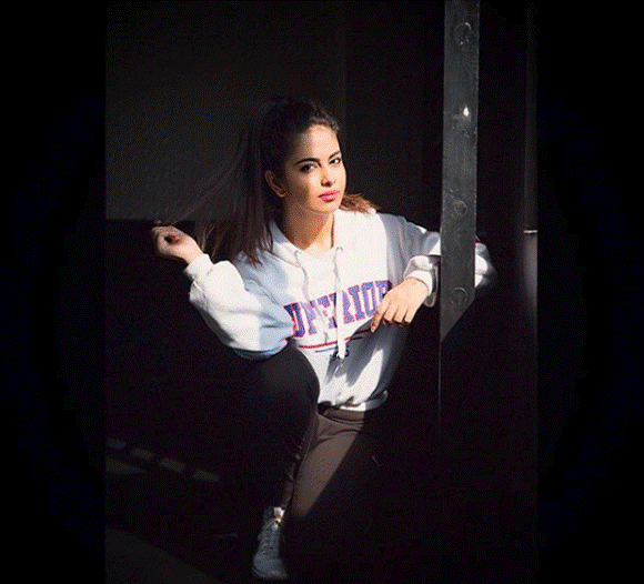 Sau 4 năm lên sóng, Cô dâu 8 tuổi Anandi nổi tiếng ngày nào giờ đã xinh như Hoa hậu-4