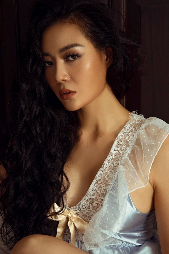 Diễn viên Thanh Hương táo bạo chào bình minh bên giường ngủ cực bỏng mắt-2