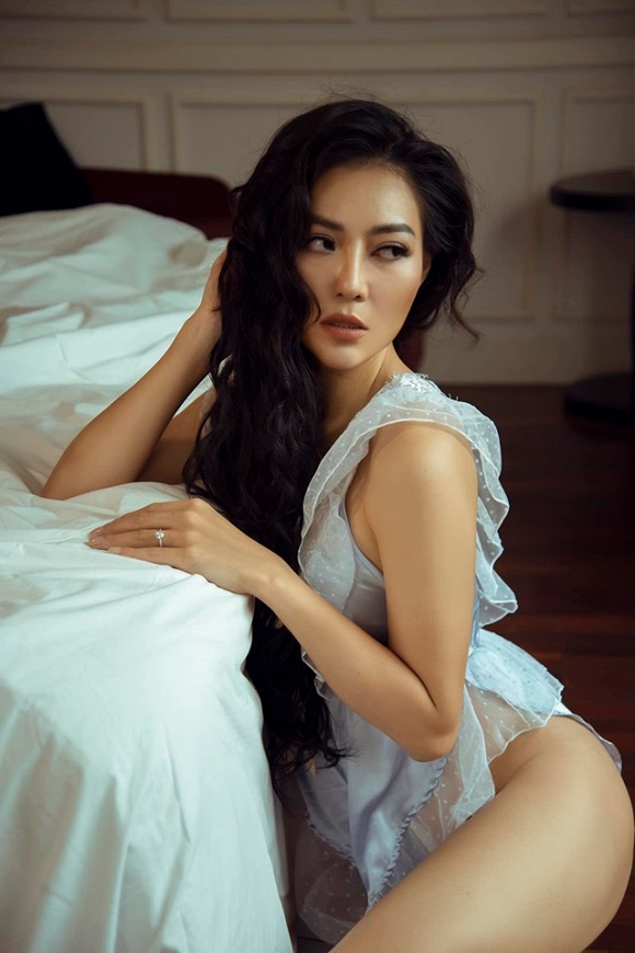 Diễn viên Thanh Hương táo bạo chào bình minh bên giường ngủ cực bỏng mắt-6