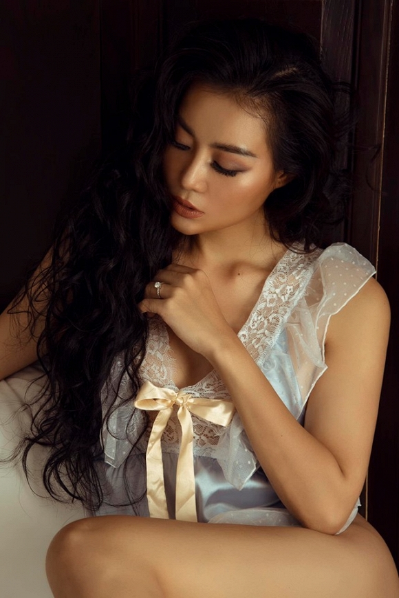 Diễn viên Thanh Hương táo bạo chào bình minh bên giường ngủ cực bỏng mắt-7