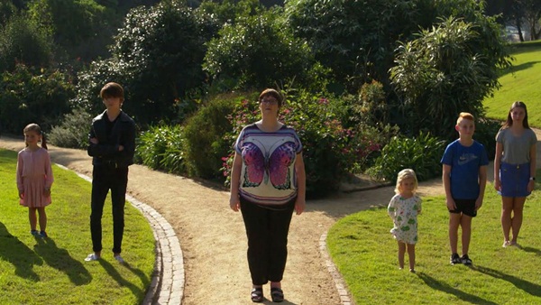 Cuộc chiến của bé gái bị bố xâm hại suốt 10 năm từ khi 4 tuổi-6