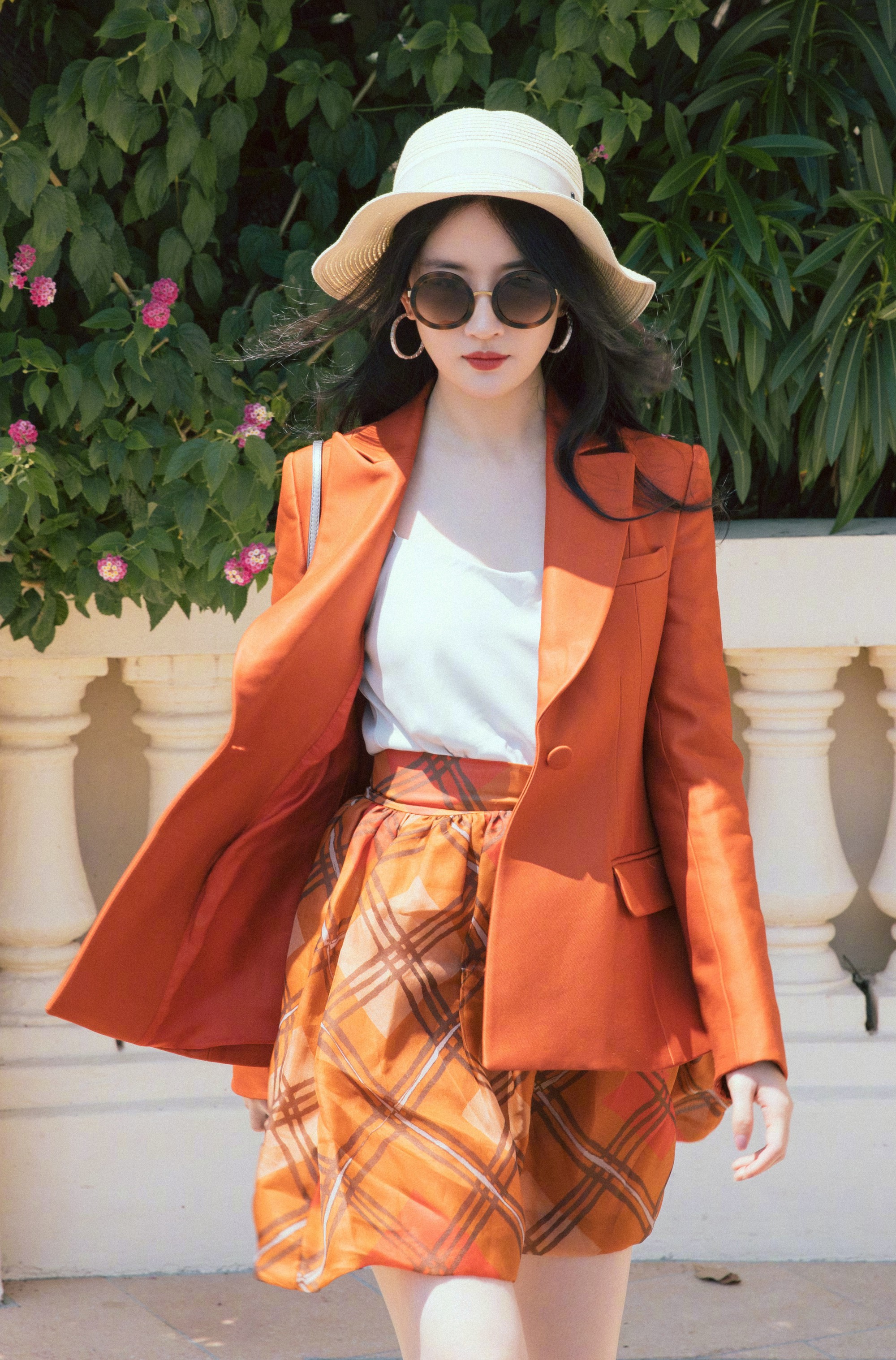 Nhìn pha phá đồ hiệu” của Lưu Diệc Phi lại nhớ đến bộ cánh sến sẩm của Kỳ Duyên năm nào-1