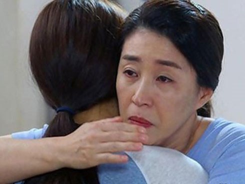 Nửa năm trời con không về quê, tôi đến phòng trọ tìm thì điếng người trước cảnh tượng